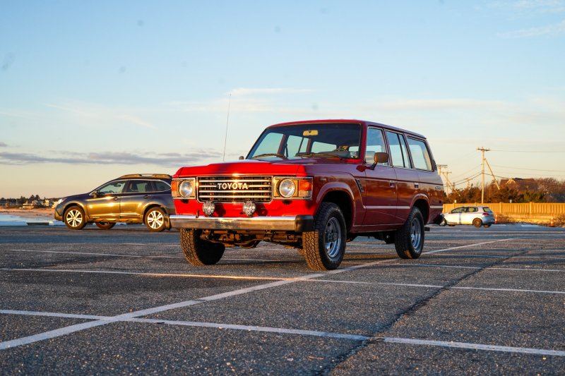 1987 Toyota Land Cruiser FJ60 photo 2