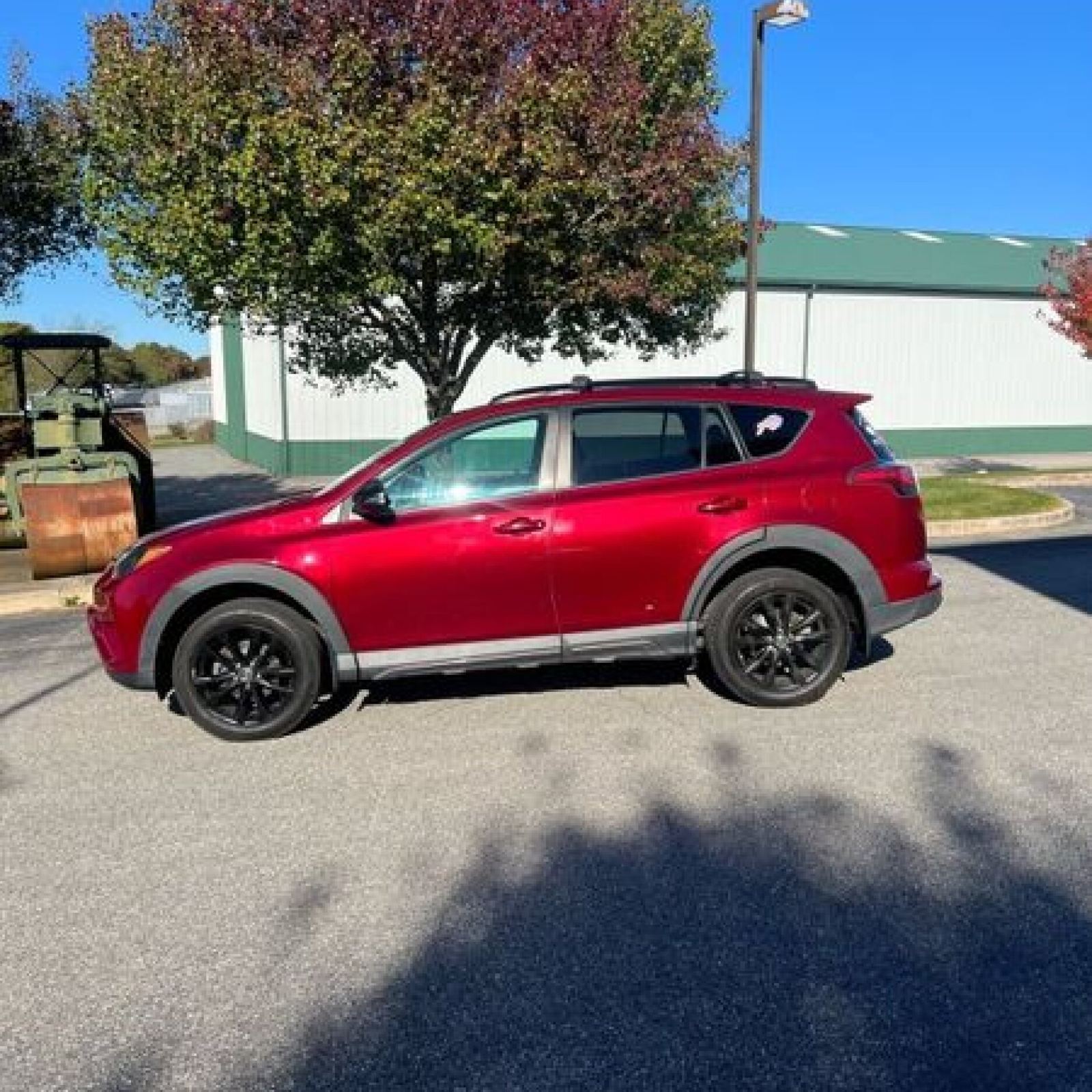 2018 Toyota RAV4 photo 2